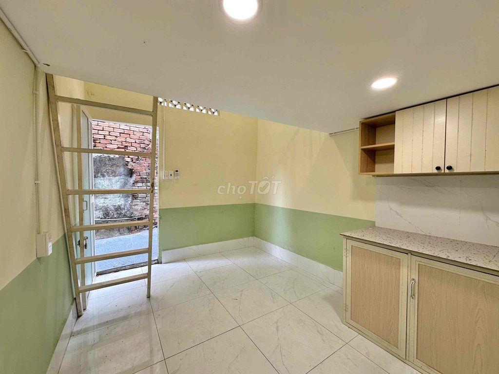 Phòng duplex siêu rộng gần ngay Làng ĐH, NLU, HUB, UTE, HUTECH, UEL