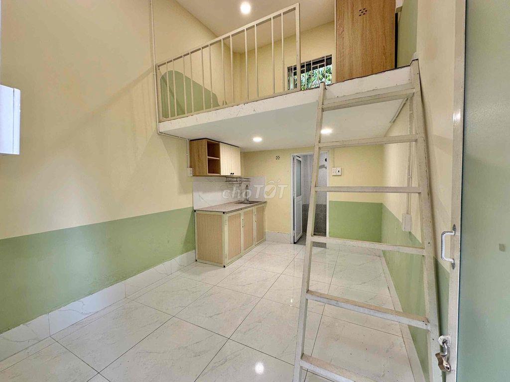 Phòng duplex siêu rộng gần ngay Làng ĐH, NLU, HUB, UTE, HUTECH, UEL