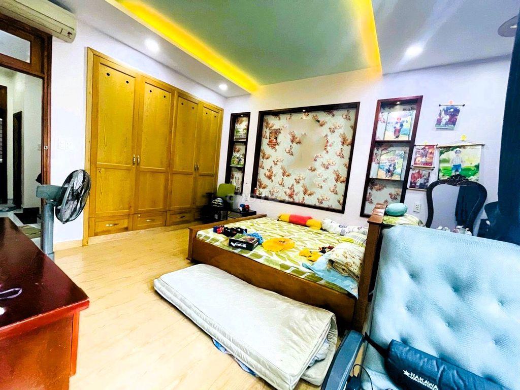 Giảm 1tr! Nhà nguyên căn 3 tầng full nội thất gần Bệnh viện ĐK Thủ Đức