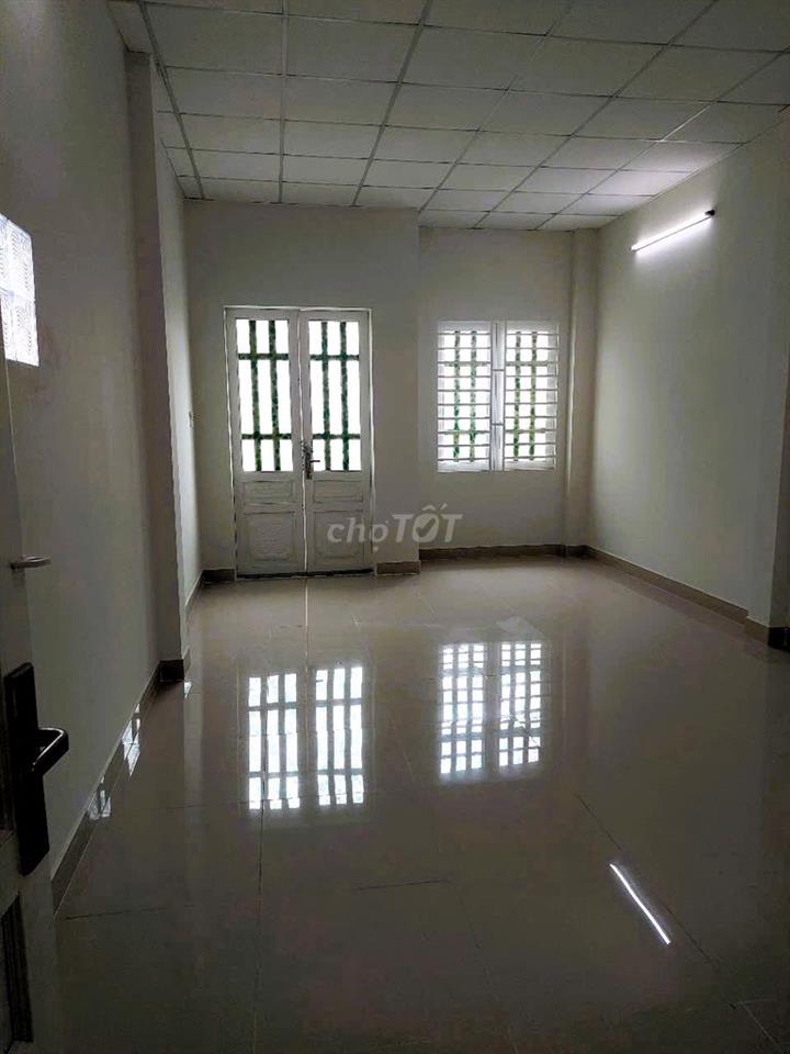 Nhà mới Linh Xuân 200m² sử dụng 3PN ngay chợ kinh doanh sầm uất