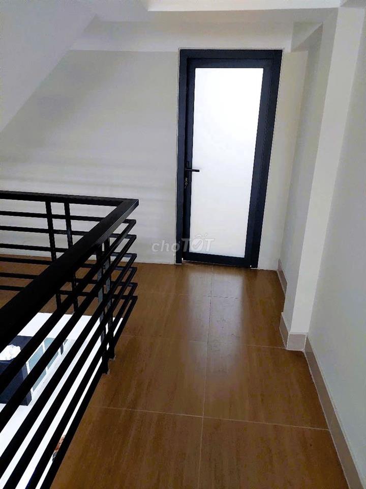 Nhà mới Linh Xuân 200m² sử dụng 3PN ngay chợ kinh doanh sầm uất