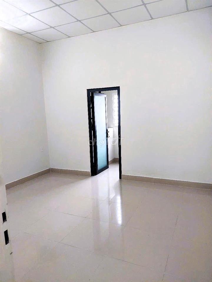 Nhà mới Linh Xuân 200m² sử dụng 3PN ngay chợ kinh doanh sầm uất