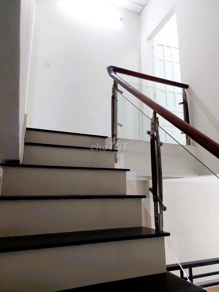 Nhà mới Linh Xuân 200m² sử dụng 3PN ngay chợ kinh doanh sầm uất