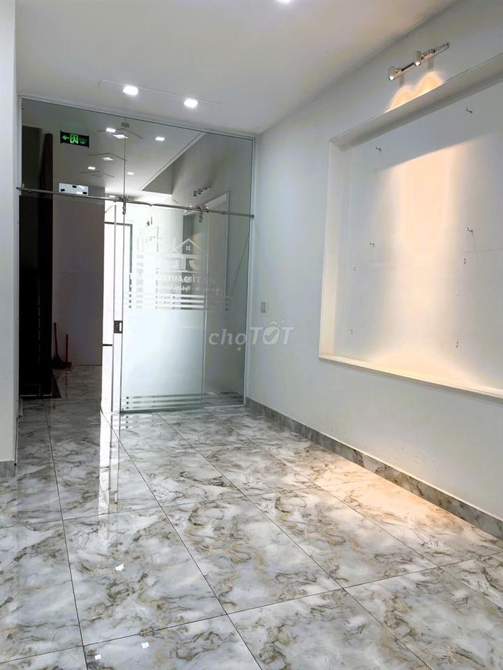 Cho thuê nhà mặt phố Linh Tây 440m2 tiện làm văn phòng, kinh doanh