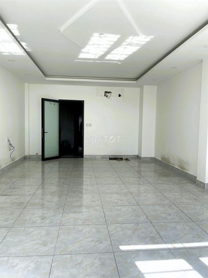 Cho thuê nhà mặt phố Linh Tây 440m2 tiện làm văn phòng, kinh doanh
