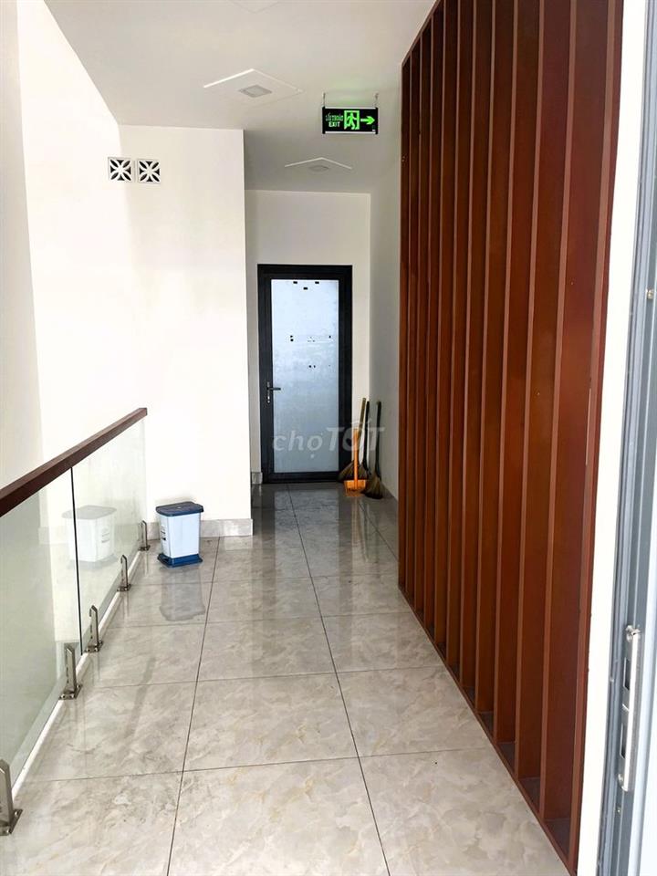 Cho thuê nhà mặt phố Linh Tây 440m2 tiện làm văn phòng, kinh doanh