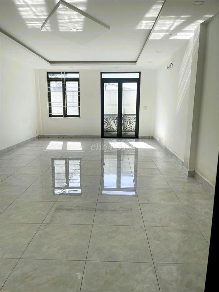 Cho thuê nhà mặt phố Linh Tây 440m2 tiện làm văn phòng, kinh doanh
