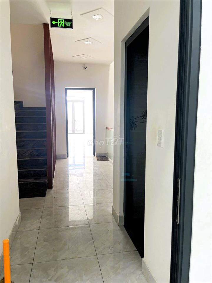 Cho thuê nhà mặt phố Linh Tây 440m2 tiện làm văn phòng, kinh doanh