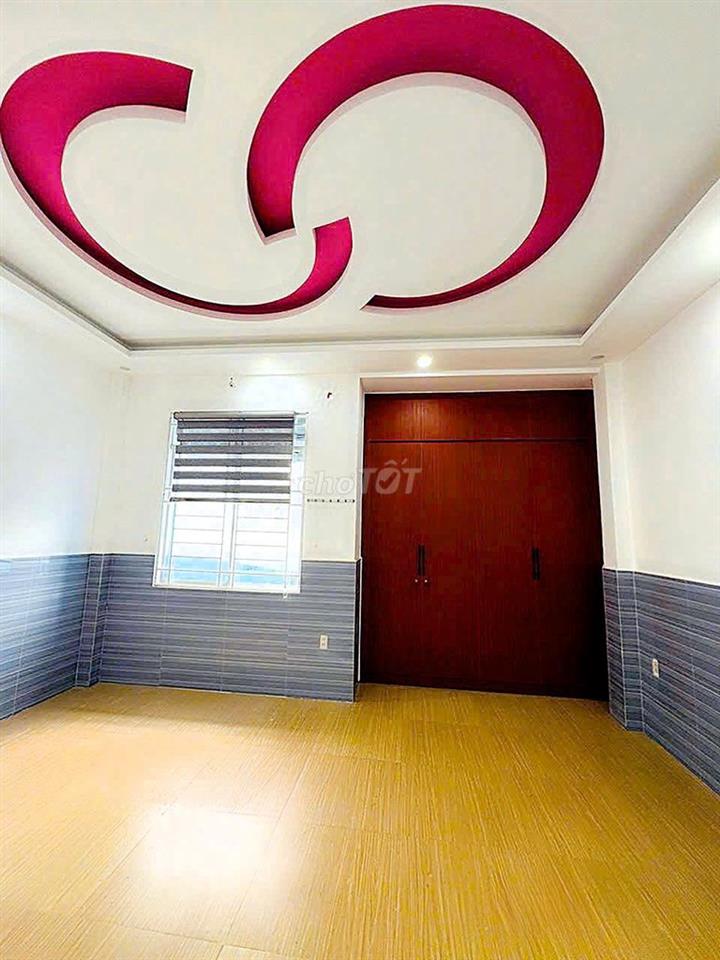 Nhà nguyên căn 1 trệt 1 lầu 2 phòng ngủ hẻm xe hơi đường Cây Keo