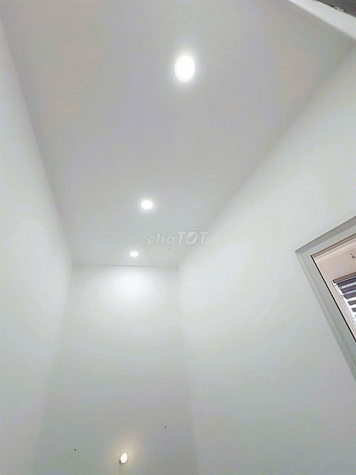 Nhà nguyên căn 1 trệt 1 lầu 2 phòng ngủ hẻm xe hơi đường Cây Keo