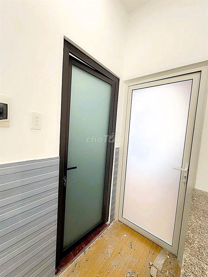 Nhà nguyên căn 1 trệt 1 lầu 2 phòng ngủ hẻm xe hơi đường Cây Keo
