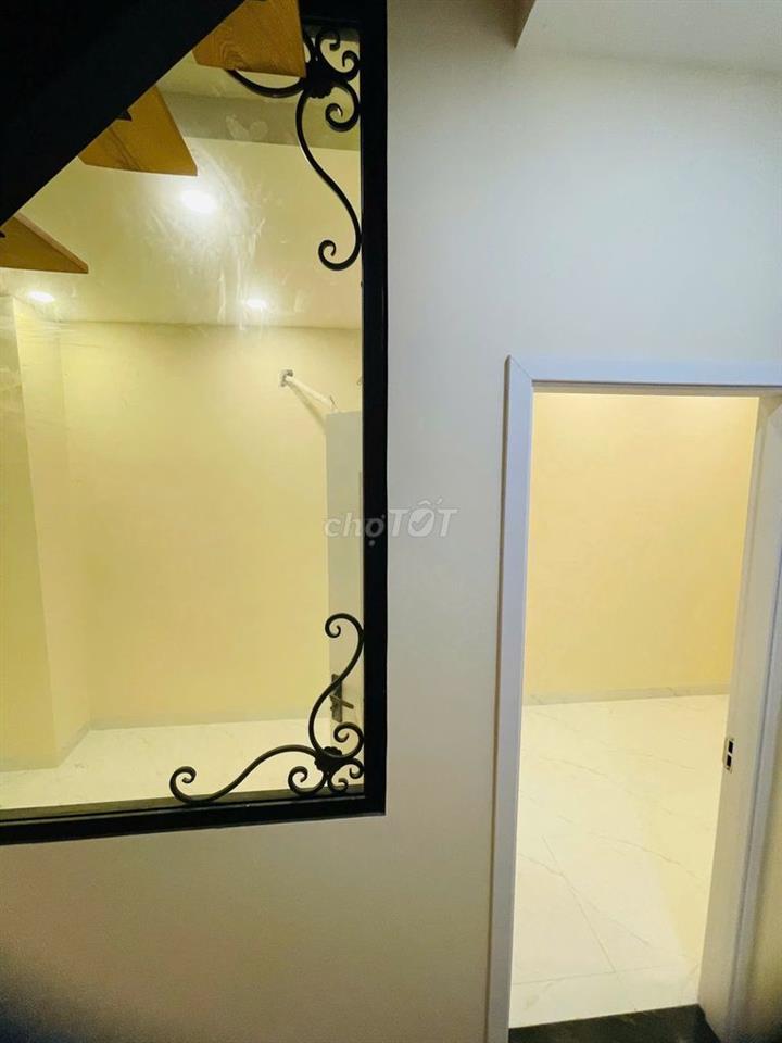Nhà hẻm xe hơi gần Quốc lộ 13 Hiệp Bình Phước 4 tầng có sân thượng