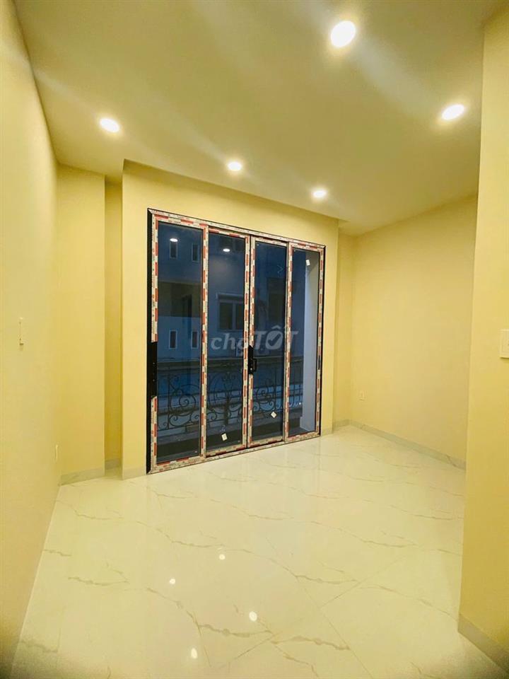 Nhà hẻm xe hơi gần Quốc lộ 13 Hiệp Bình Phước 4 tầng có sân thượng