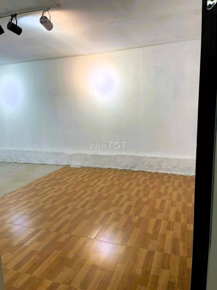 Kho xưởng 200m² khu Hiệp Bình, cao ráo, điện nước chính giá tốt