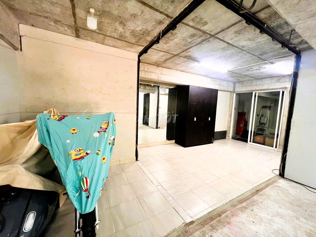 Cho thuê mặt bằng căn góc mặt tiền đường rộng Hiệp Bình Chánh