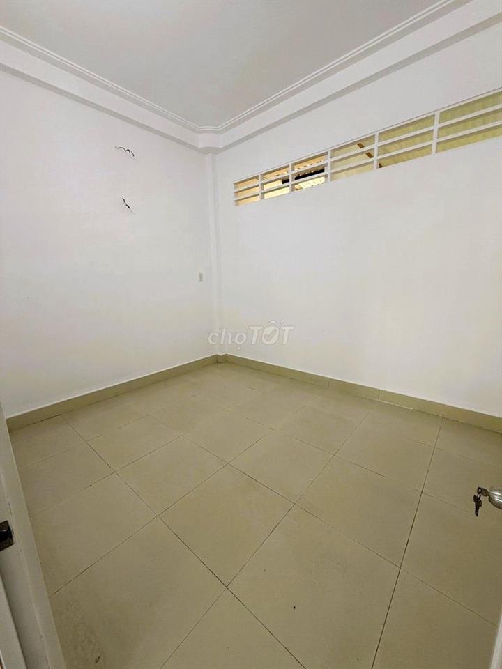 Cho thuê nhà hẻm xe hơi 30m2 gần Quốc lộ 1K Linh Xuân