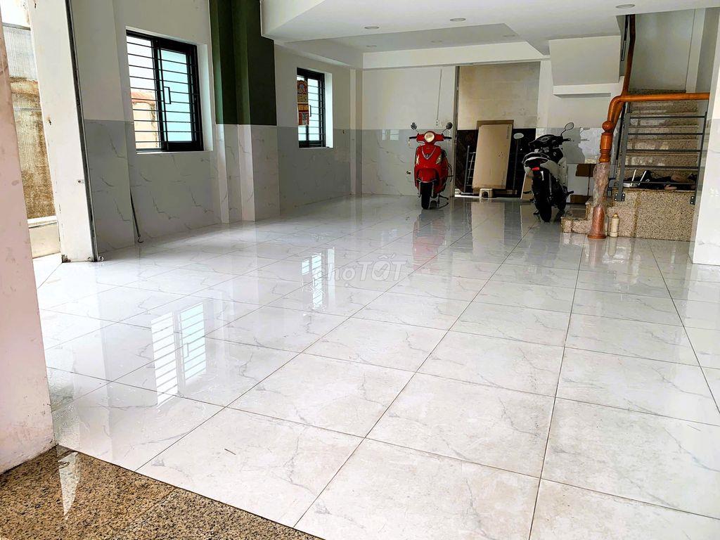 Cho thuê mặt bằng lô góc 2 mặt tiền gần 3 trường đại học Thủ Đức