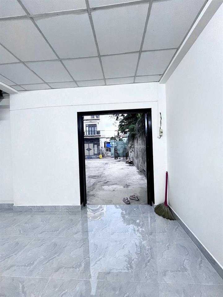 Cho thuê nhà hẻm xe hơi Linh Đông 3PN sân 100m2 làm kho giá tốt