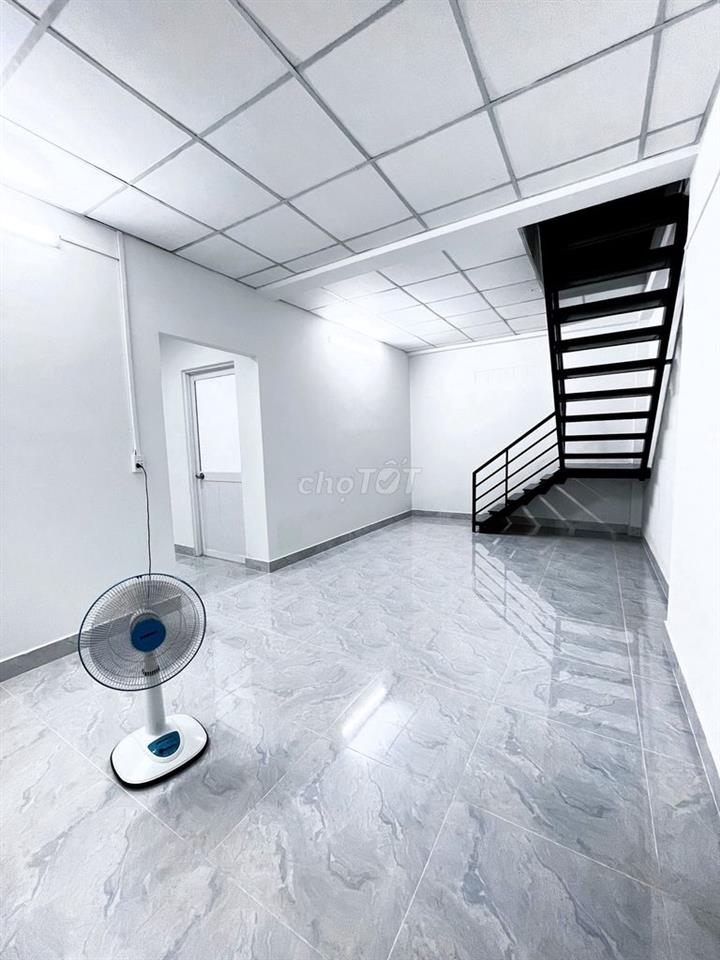 Cho thuê nhà hẻm xe hơi Linh Đông 3PN sân 100m2 làm kho giá tốt