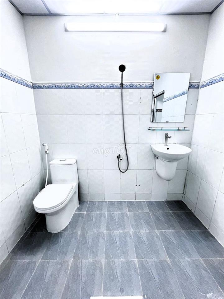Cho thuê nhà hẻm xe hơi Linh Đông 3PN sân 100m2 làm kho giá tốt