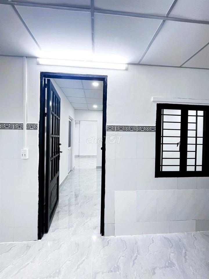 Cho thuê nhà hẻm xe hơi Linh Đông 3PN sân 100m2 làm kho giá tốt