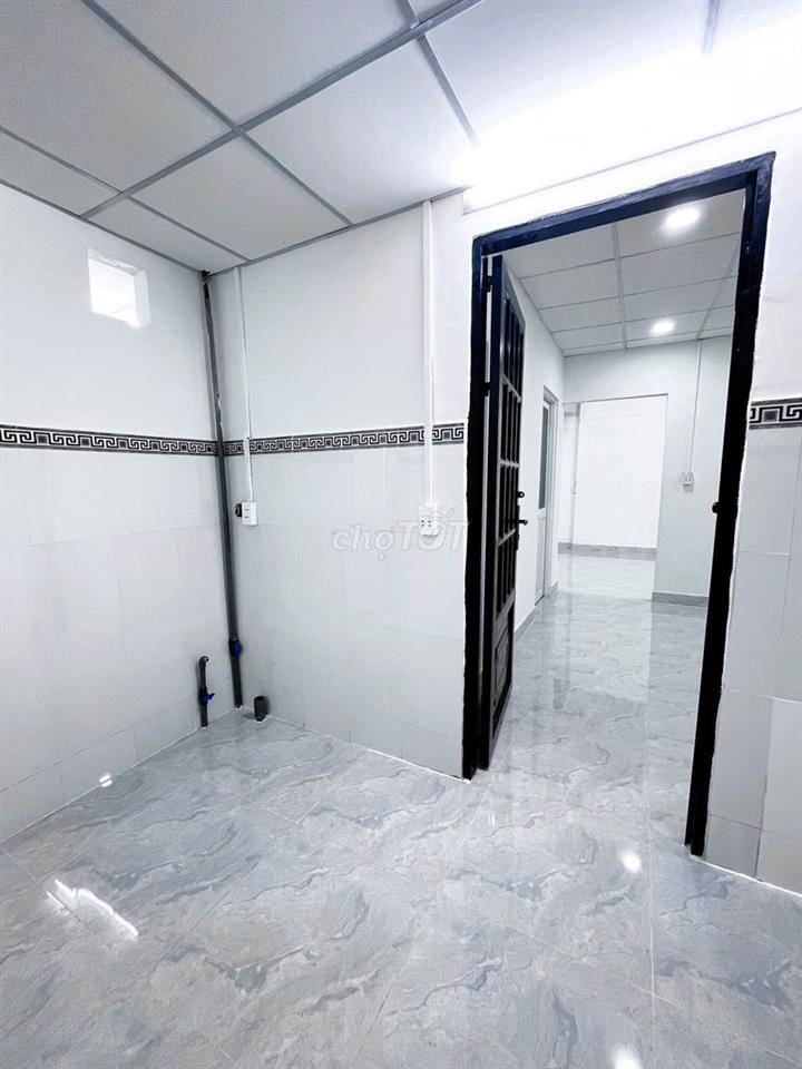 Cho thuê nhà hẻm xe hơi Linh Đông 3PN sân 100m2 làm kho giá tốt