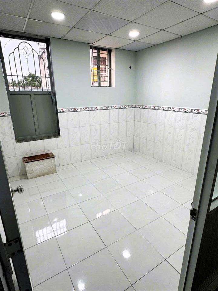 Cho thuê nhà nguyên căn ngay chợ Bình Triệu, gần Đại học Luật
