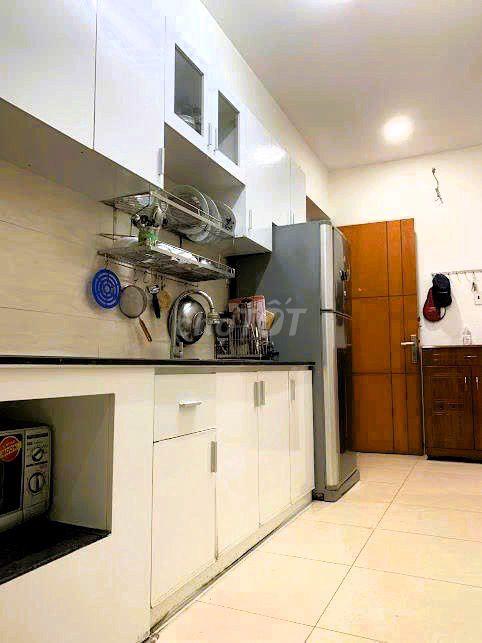 Căn góc tầng cao Linh Tây Tower full nội thất 71m² 2PN thoáng mát