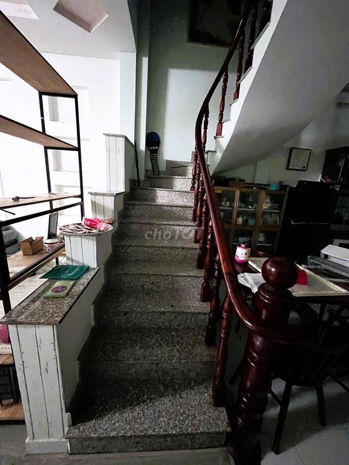 Nhà nguyên căn Hiệp Bình Phước 150m2 hẻm xe hơi, có nội thất sẵn