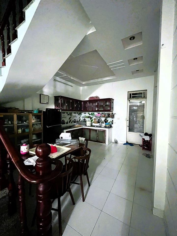 Nhà nguyên căn Hiệp Bình Phước 150m2 hẻm xe hơi, có nội thất sẵn