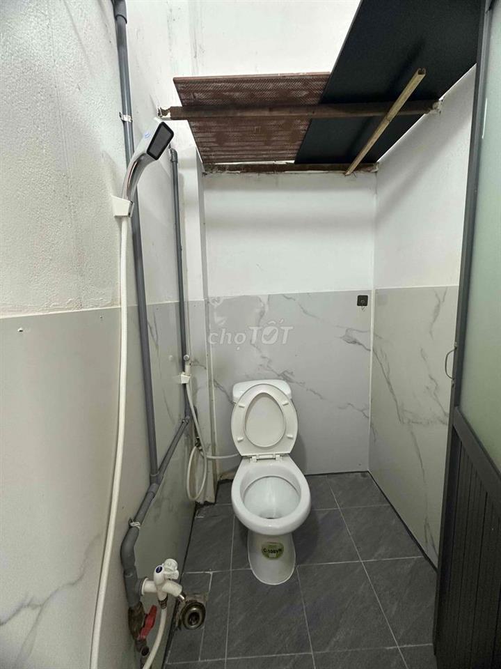 PHÒNG LINH CHIỂU NGAY ĐH NGÂN HÀNG - SƯ PHẠM KỸ THUẬT