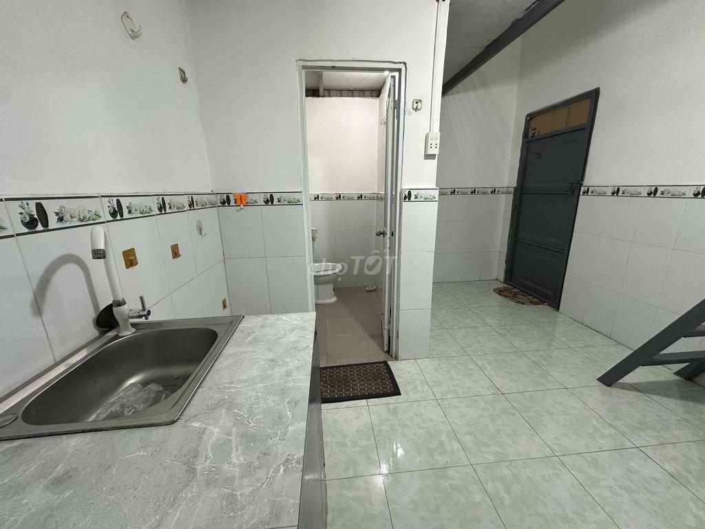 ( 1/9 TRỐNG ) PHÒNG NGAY ĐỖ XUÂN HỢP - ĐẠI HỌC VĂN HÓA- CĐ CÔNG THƯƠNG