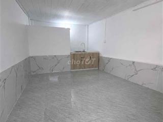 "1/9 TRỐNG" PHÒNG KẾ BÊN ĐẠI HỌC NGÂN HÀNG- CÔNG NGHỆ KỸ THUẬT UTE