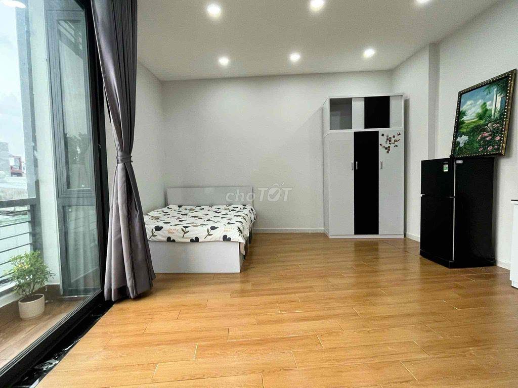 Ngoan xinh iu Nguyễn Thị Định đang chờ các trai xinh gái đẹp đến đón