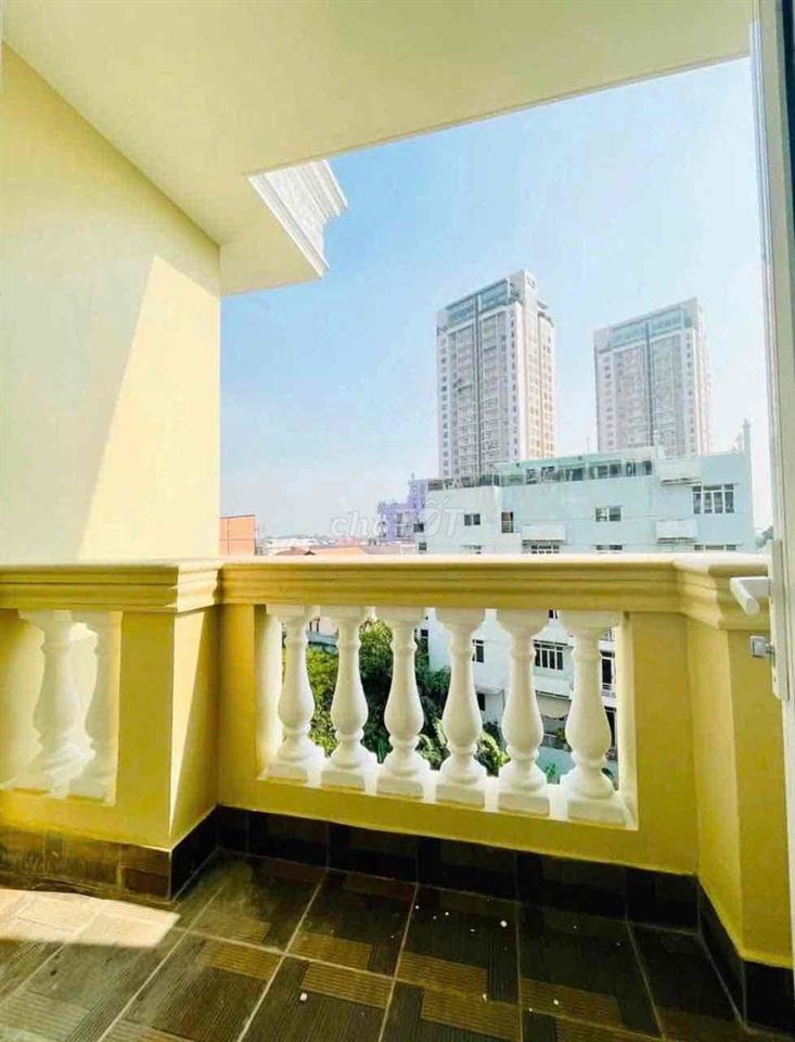 Siêu phẩm căn hộ cao cấp free gym hồ bơi dọn phòng và thay drap