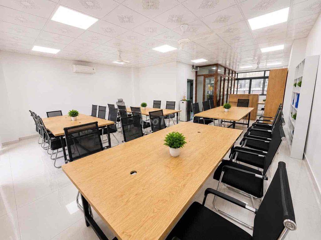 Cho thuê văn phòng KĐT Vạn Phúc full nội thất 13 triệu