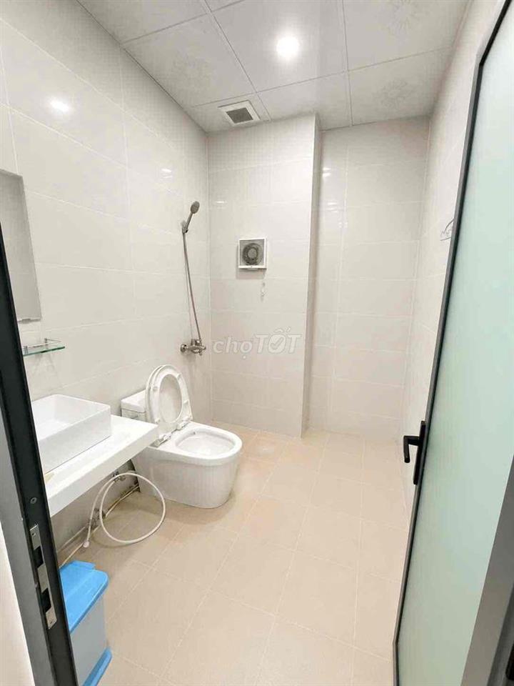 Cho thuê văn phòng KĐT Vạn Phúc full nội thất 13 triệu