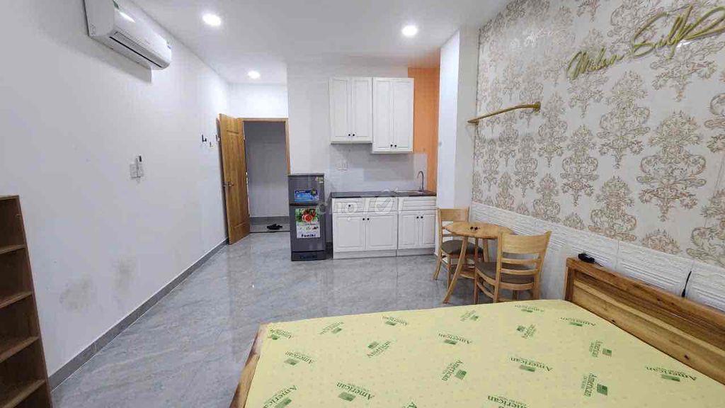 Cho thuê căn hộ KĐT Vạn Phúc full nội thất
