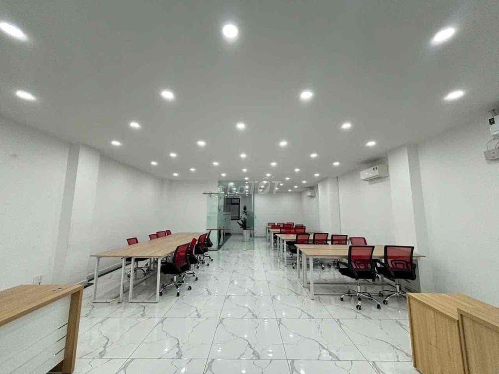 Cho thuê văn phòng KĐT Vạn Phúc 100m2 full nội thất, 15 triệu/tháng