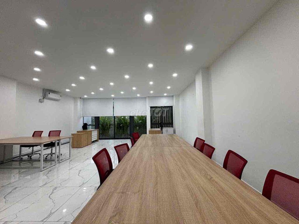 Cho thuê văn phòng KĐT Vạn Phúc 100m2 full nội thất, 15 triệu/tháng