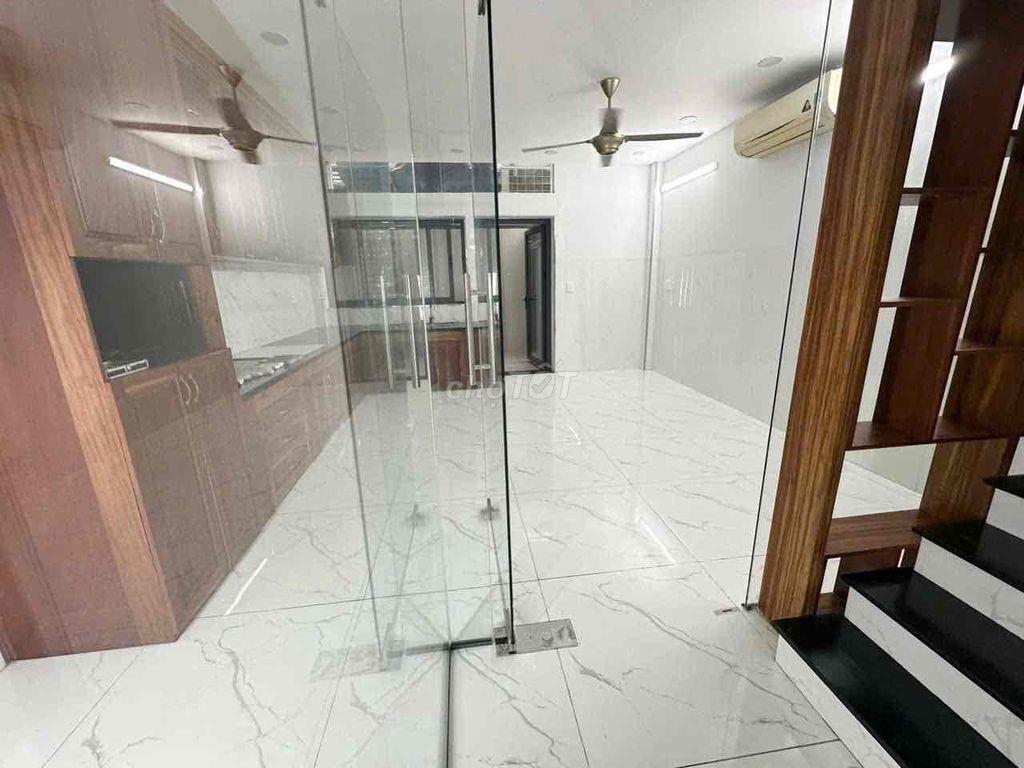 Cho thuê văn phòng tầng trệt 5x21m KDT Vạn Phúc 12,5tr