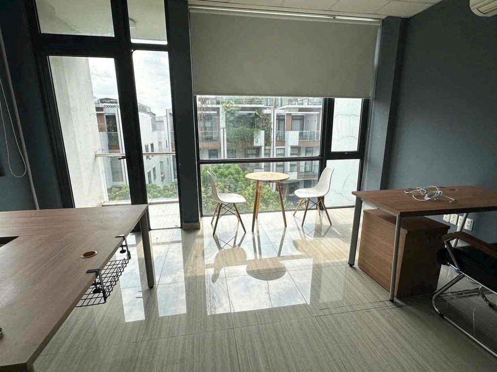 Cho thuê văn phòng 45m2 full nội thất 8,5tr Vạn Phúc City