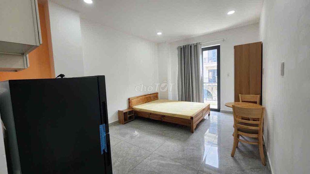 Cho thuê căn hộ Vạn Phúc City full nội thất, có ban công 6,8 triệu