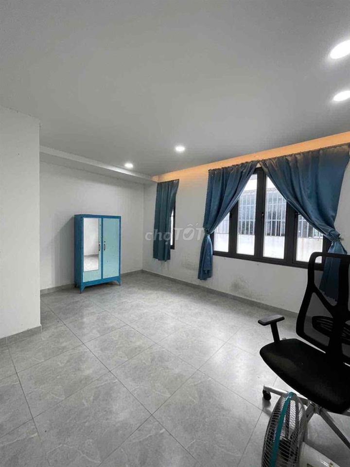 Cho thuê văn phòng vừa ở vừa làm kđt Vạn Phúc 2 phòng 11 tr/tháng