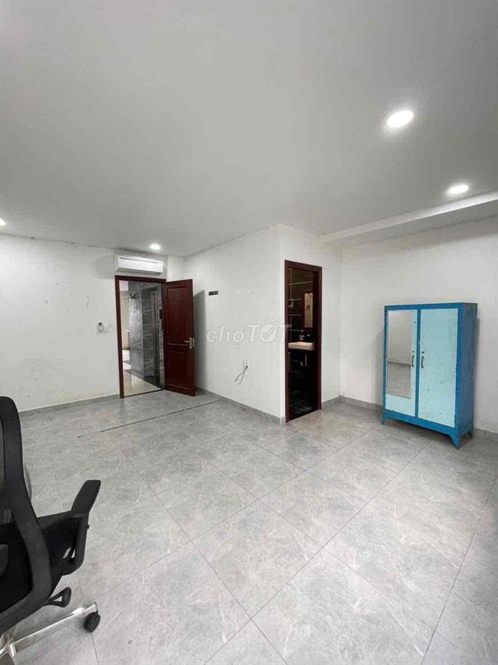 Cho thuê văn phòng vừa ở vừa làm kđt Vạn Phúc 2 phòng 11 tr/tháng