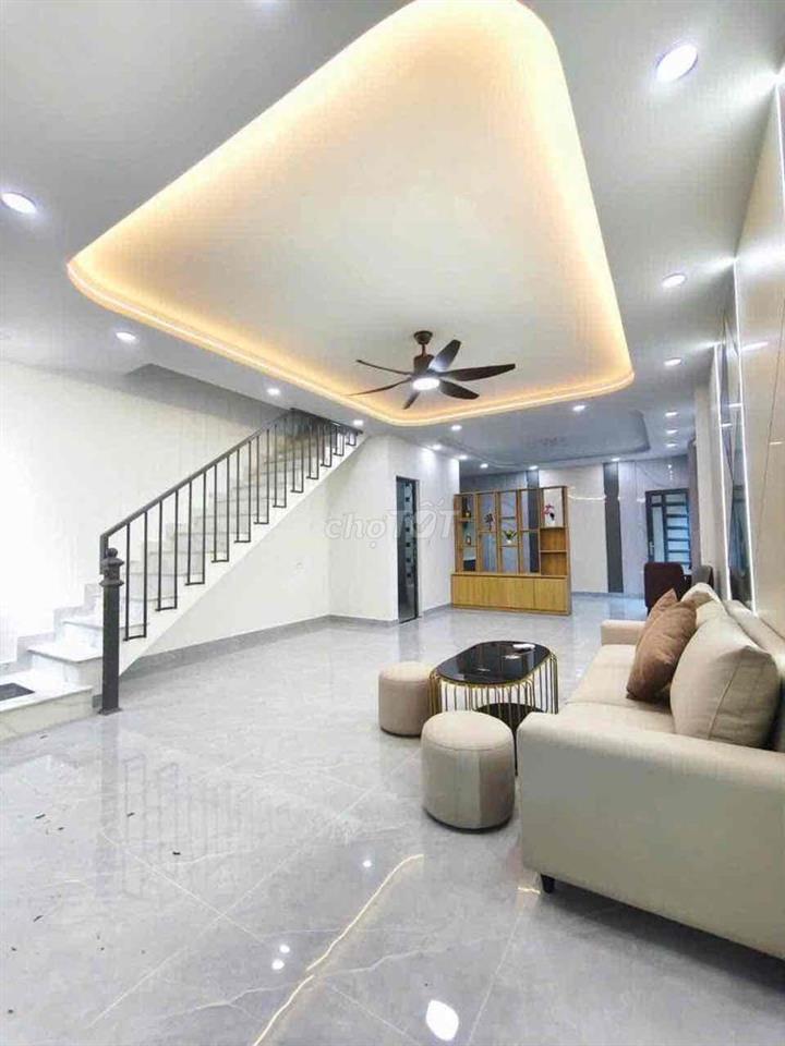 Nhà Đẹp Mặt tiền 1 Trệt 1 Lầu 2pn 2wc gần chợ Hiệp Bình 2.6Tỷ tl
