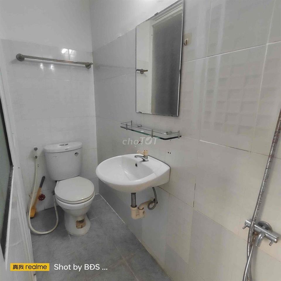 Nhà 1 Trệt 1 Lầu 3pn 4wc HBC gần Cầu Bình Triệu 10triệu