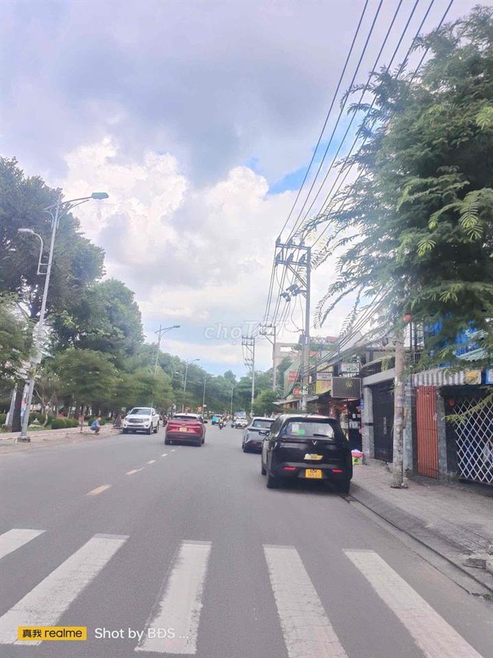 Phòng 50m2 ở Lầu 1 có máy lạnh, giường ngay CV Tầm Vu 5,5triệu