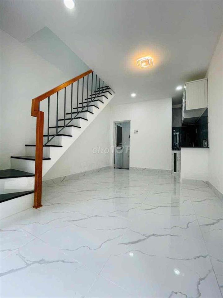 Nhà Đẹp 1trệt 2lầu 2pn 2wc QL13 HBC 1,4tỷ tl