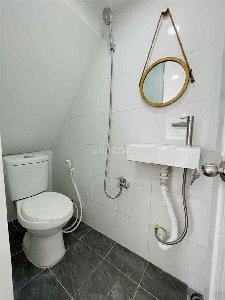 Nhà Đẹp 1trệt 2lầu 2pn 2wc QL13 HBC 1,4tỷ tl